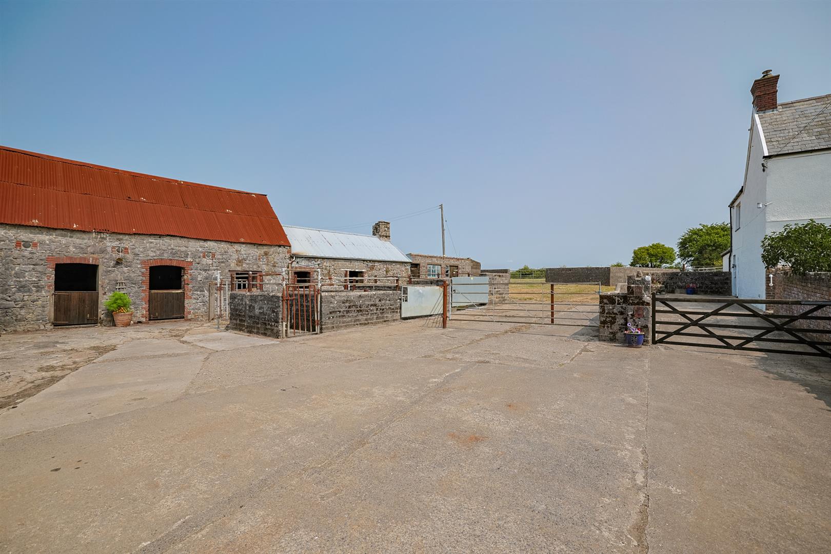 Berry, Reynoldston, Swansea, SA3 1BB